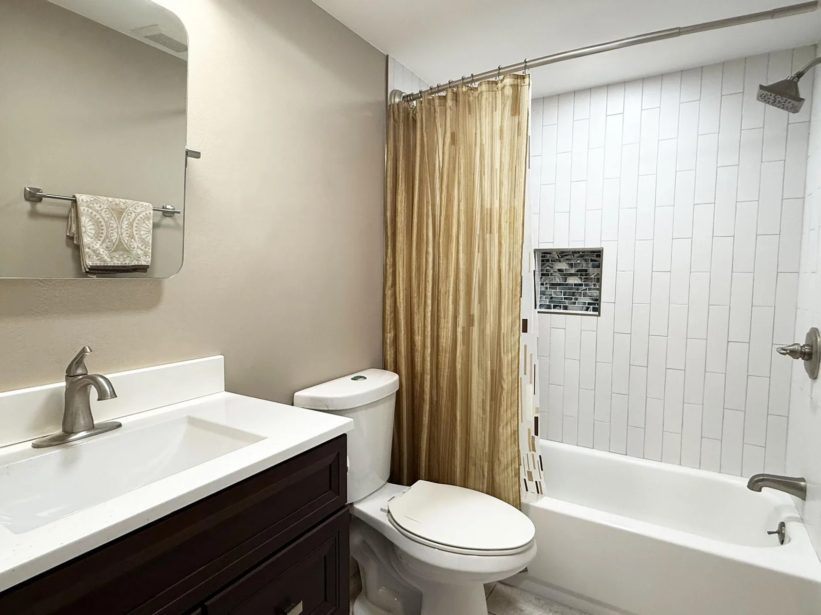 La Coquina 2BR – Beach, Pool & Sunsets