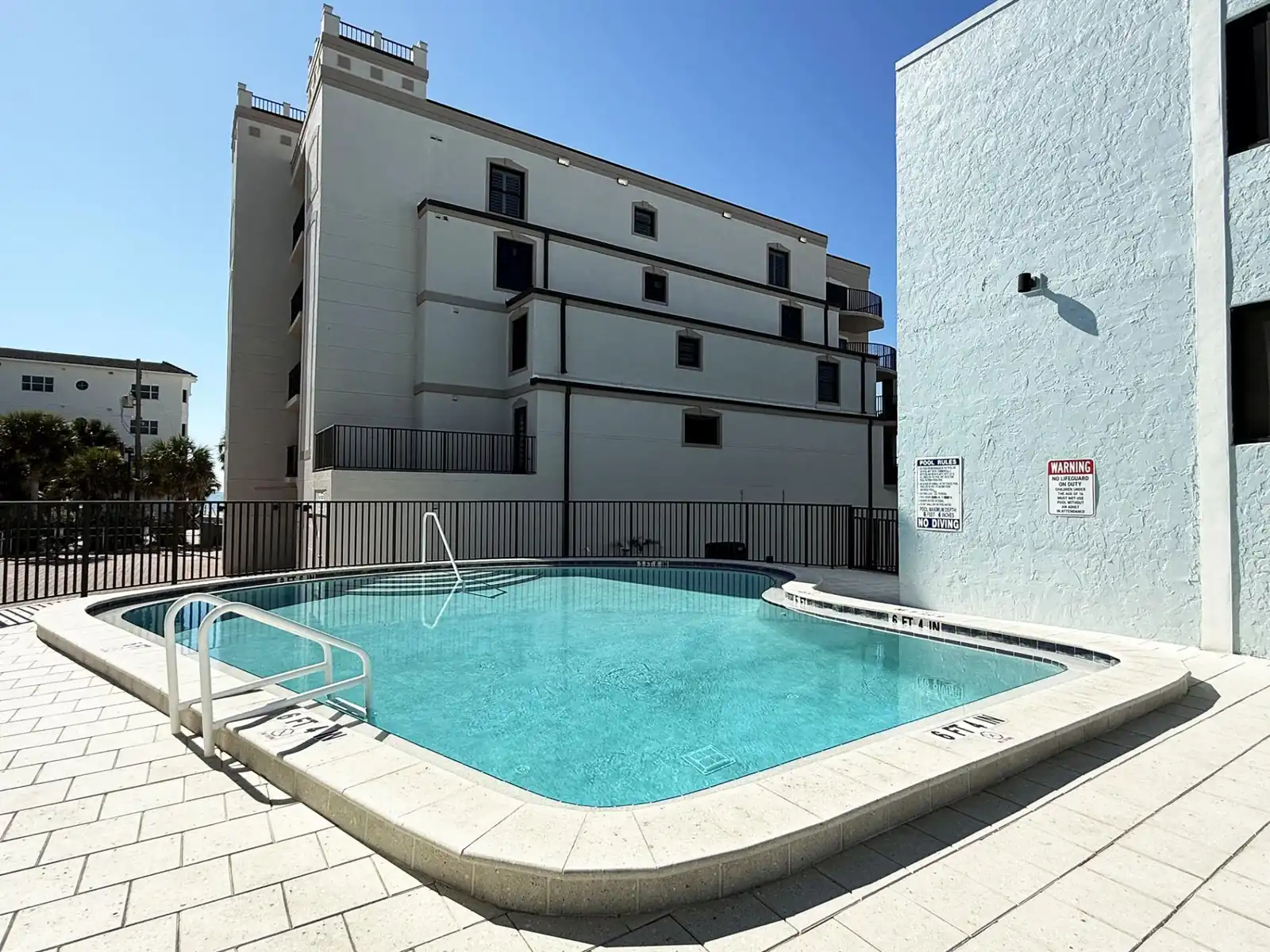 La Coquina 2BR – Beach, Pool & Sunsets