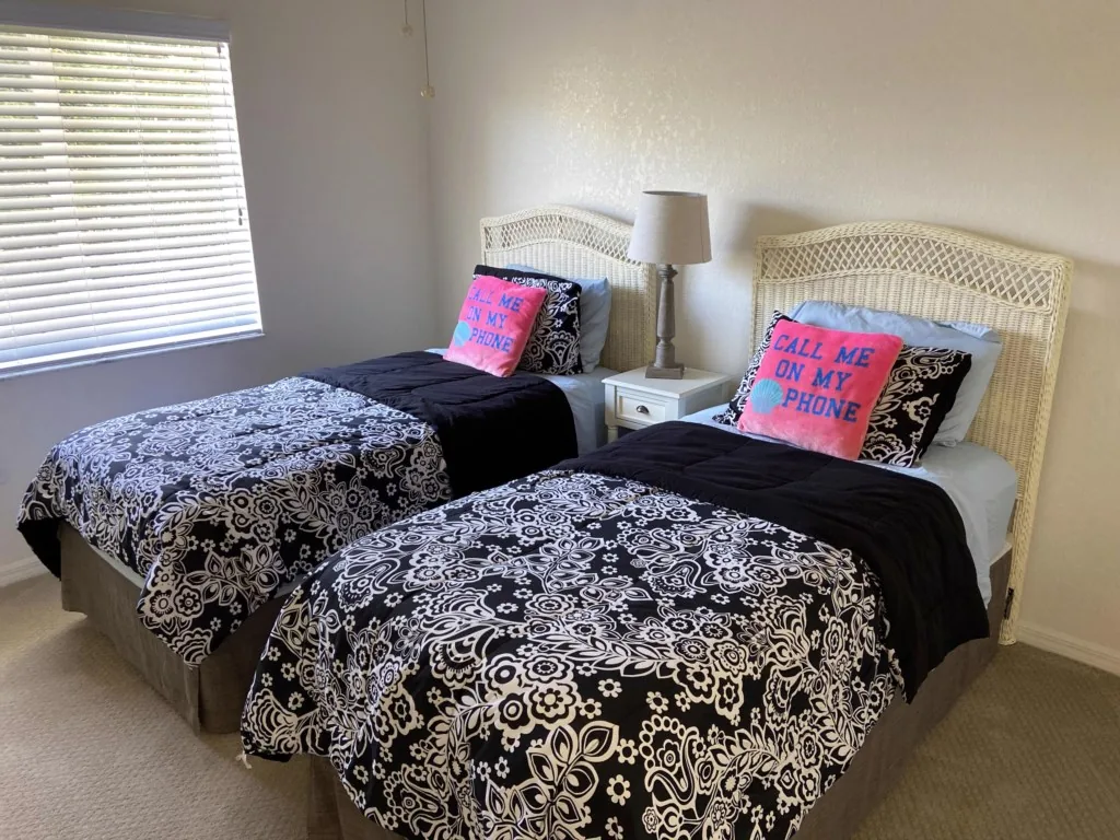 Peaceful Pool Escape – Close to Beach & Fun