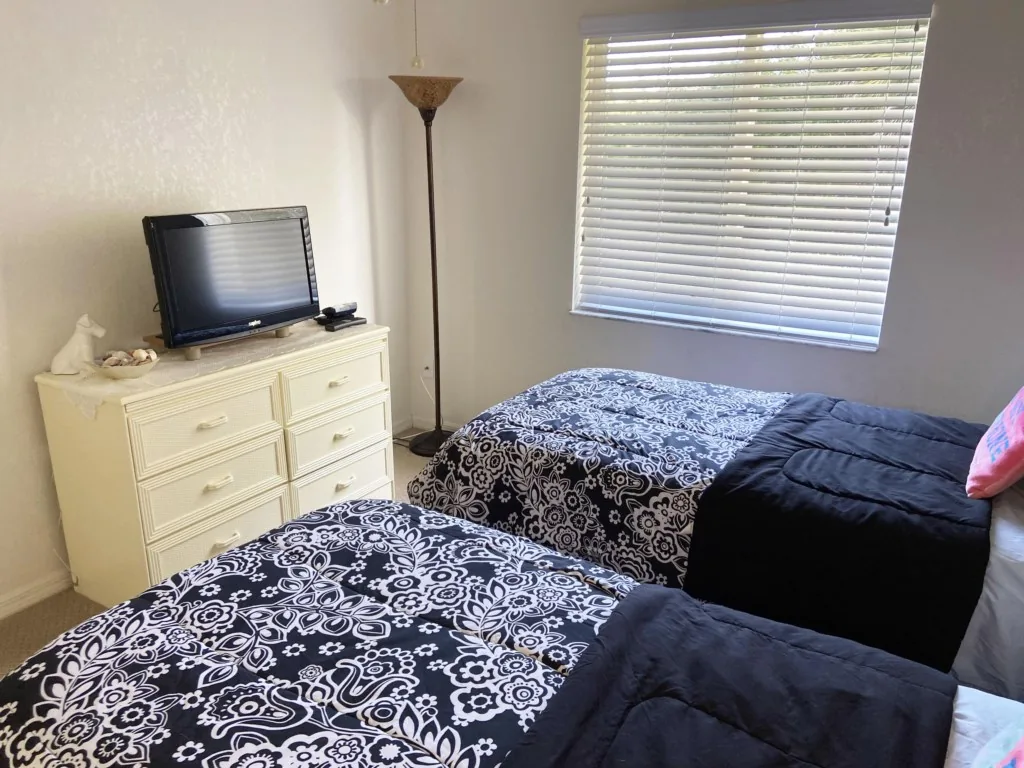 Peaceful Pool Escape – Close to Beach & Fun