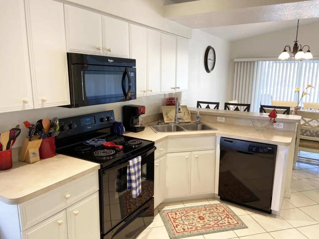 Peaceful Pool Escape – Close to Beach & Fun