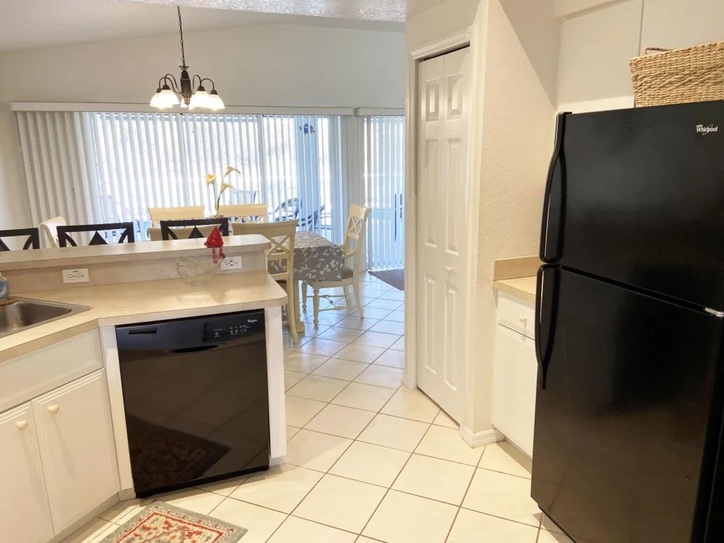 Peaceful Pool Escape – Close to Beach & Fun