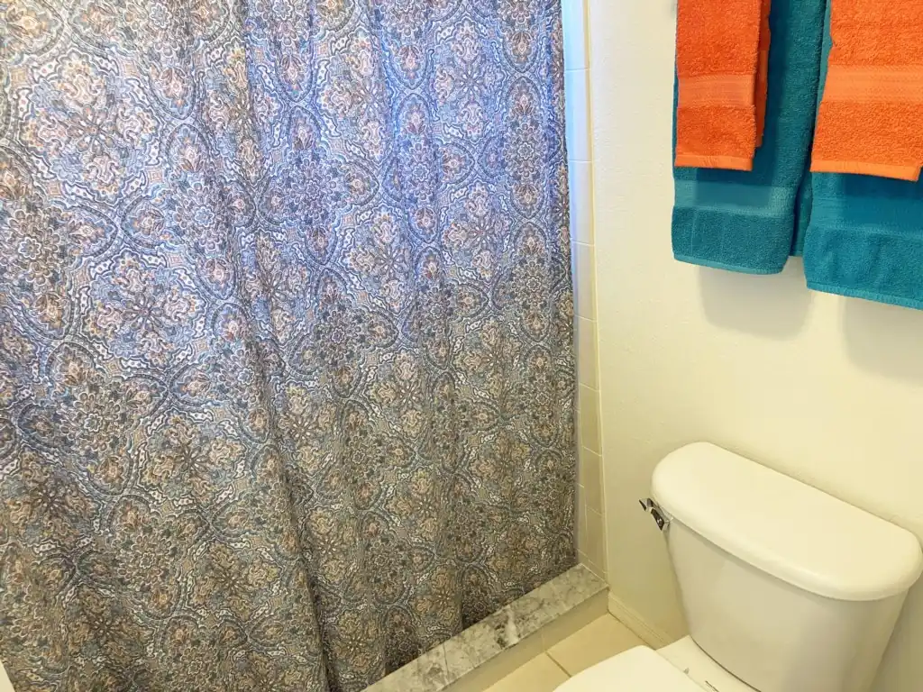 Peaceful Pool Escape – Close to Beach & Fun