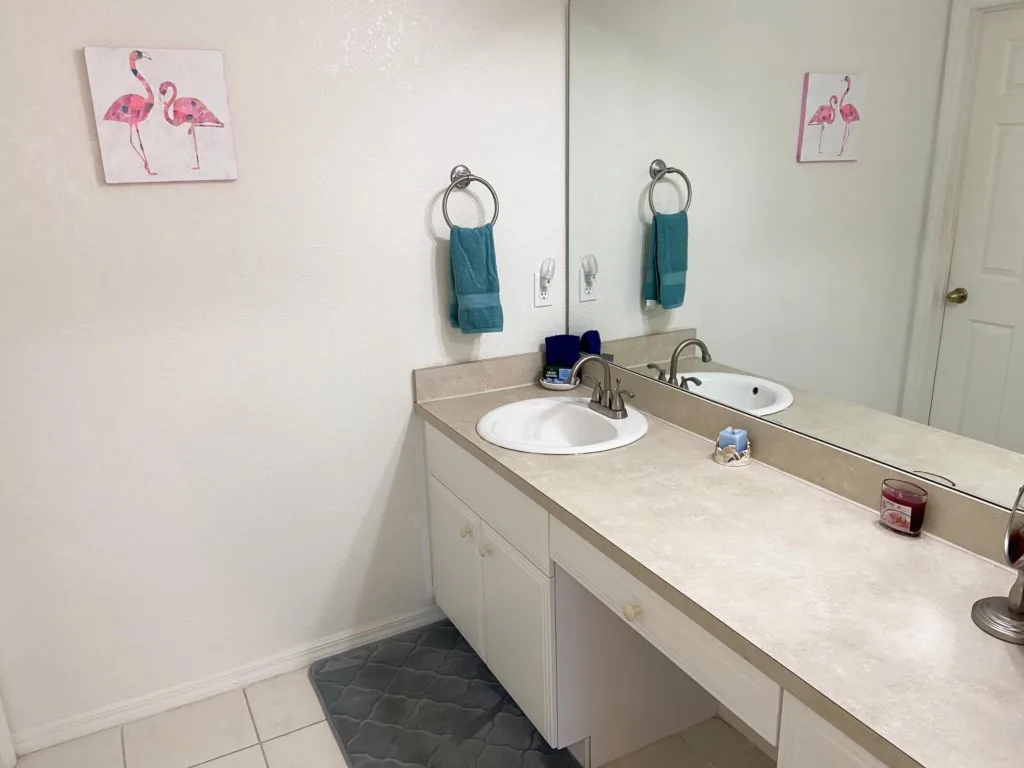 Peaceful Pool Escape – Close to Beach & Fun
