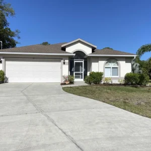 Peaceful Pool Escape – Close to Beach & Fun