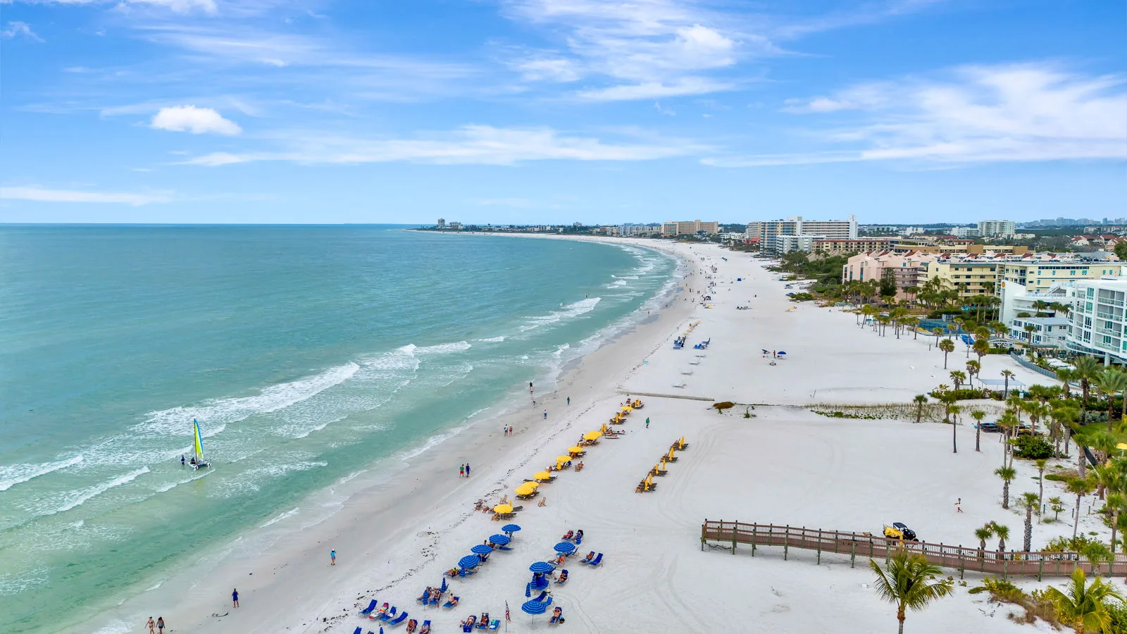 2BR Beach Club – Beach, Heated Pool & Hot Tub