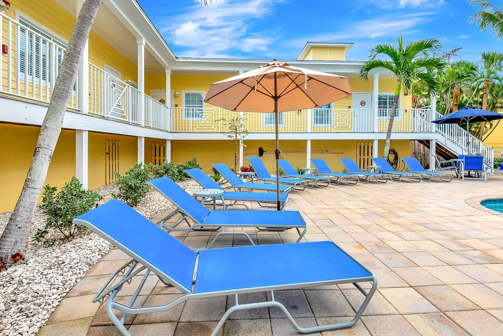 2BR Beach Club – Beach, Heated Pool & Hot Tub