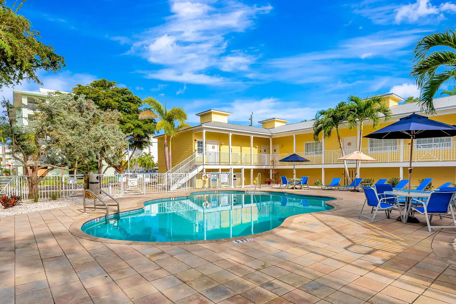 2BR Beach Club – Beach, Heated Pool & Hot Tub