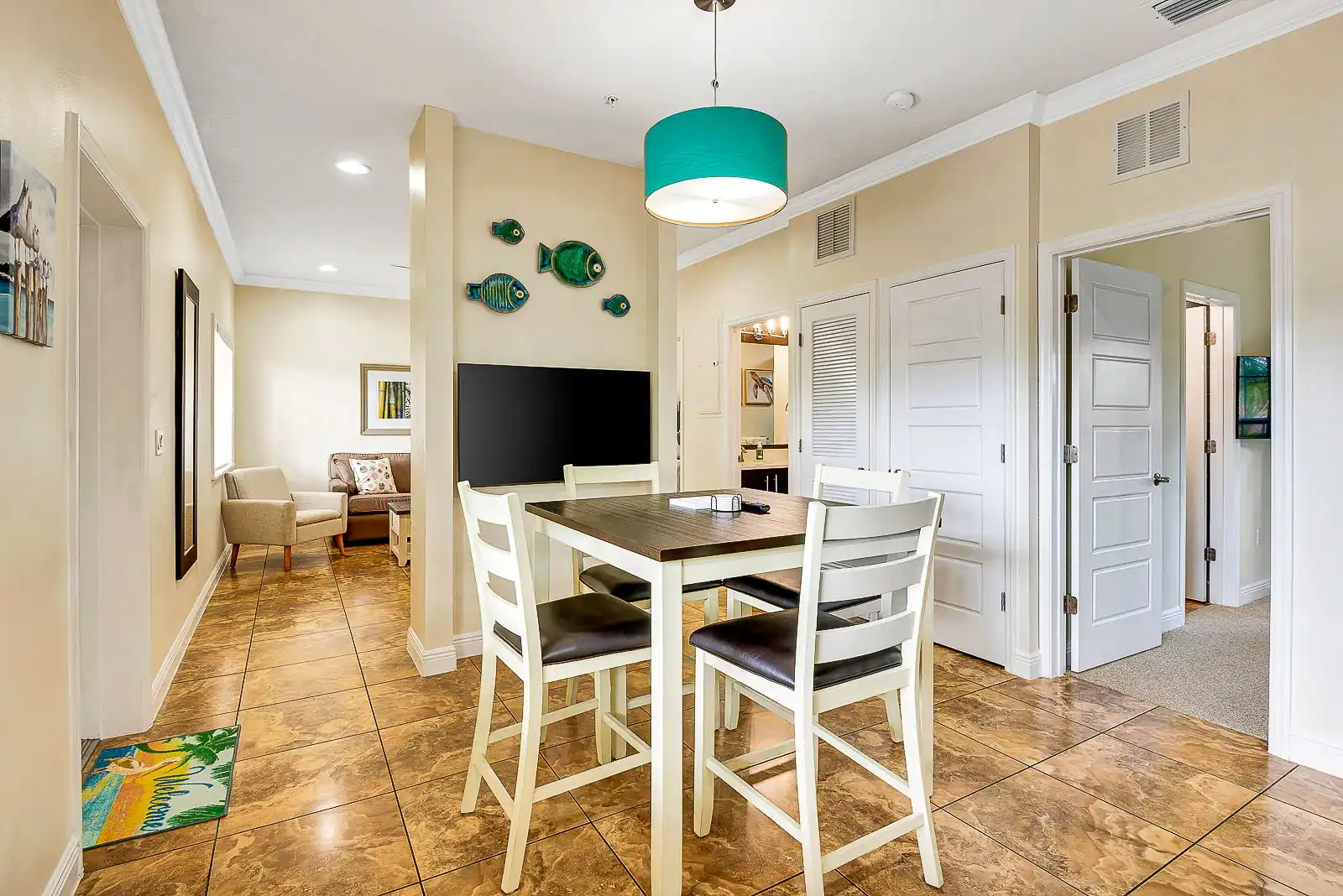 2BR Beach Club – Beach, Heated Pool & Hot Tub