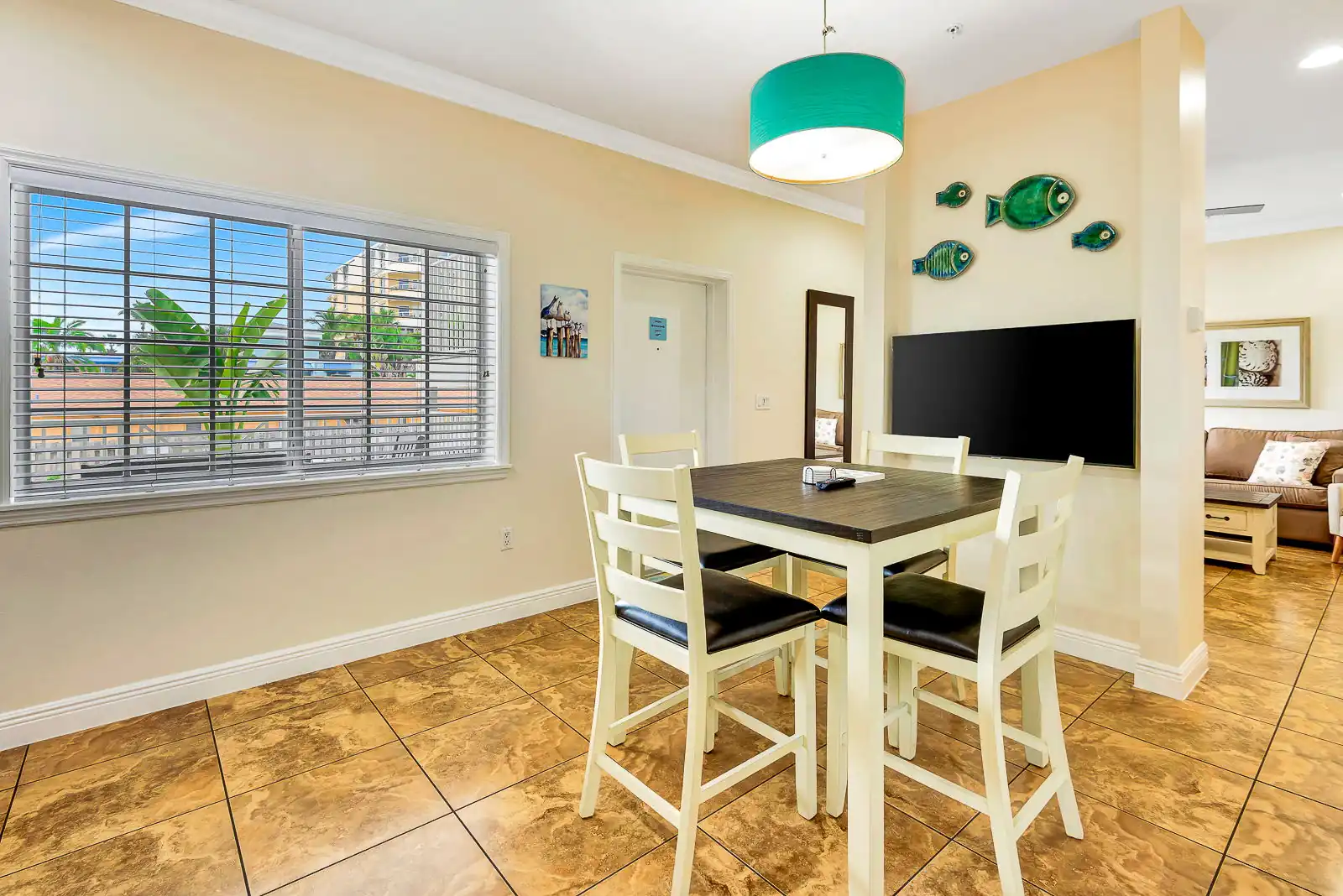 2BR Beach Club – Beach, Heated Pool & Hot Tub
