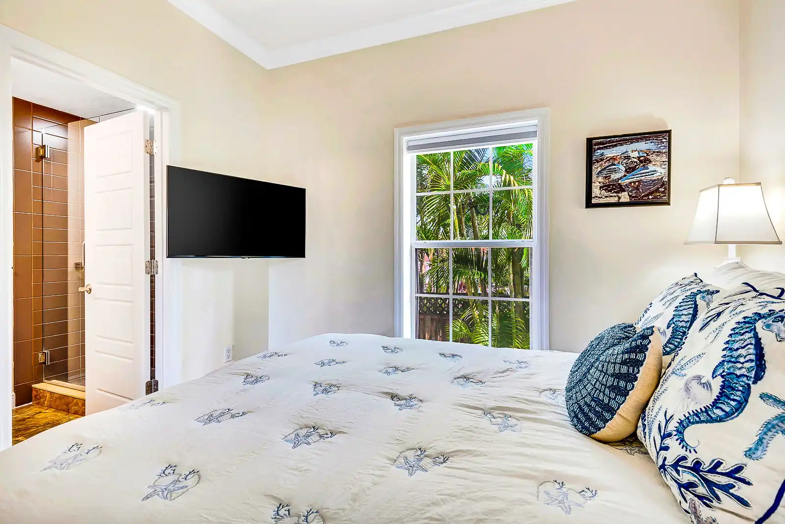 2BR Beach Club – Beach, Heated Pool & Hot Tub