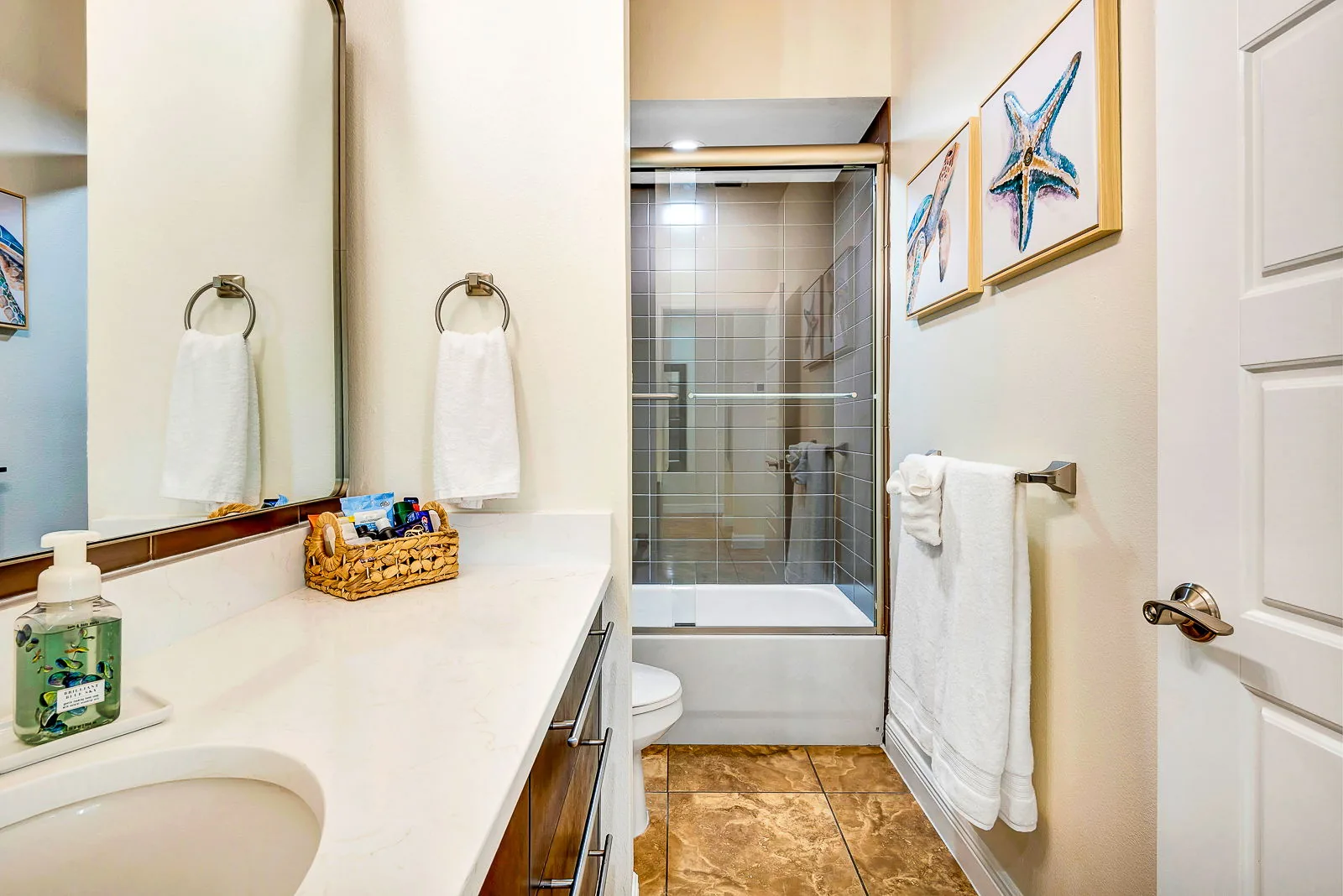 2BR Beach Club – Beach, Heated Pool & Hot Tub