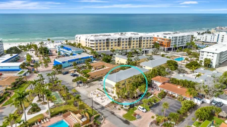 2BR Beach Club – Heated Pool, Hot Tub & Beach