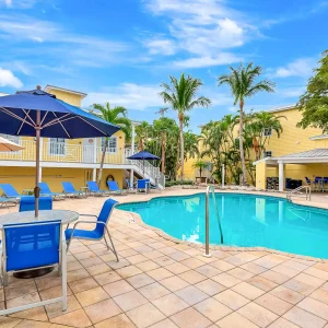 2BR Beach Club – Heated Pool, Hot Tub & Beach