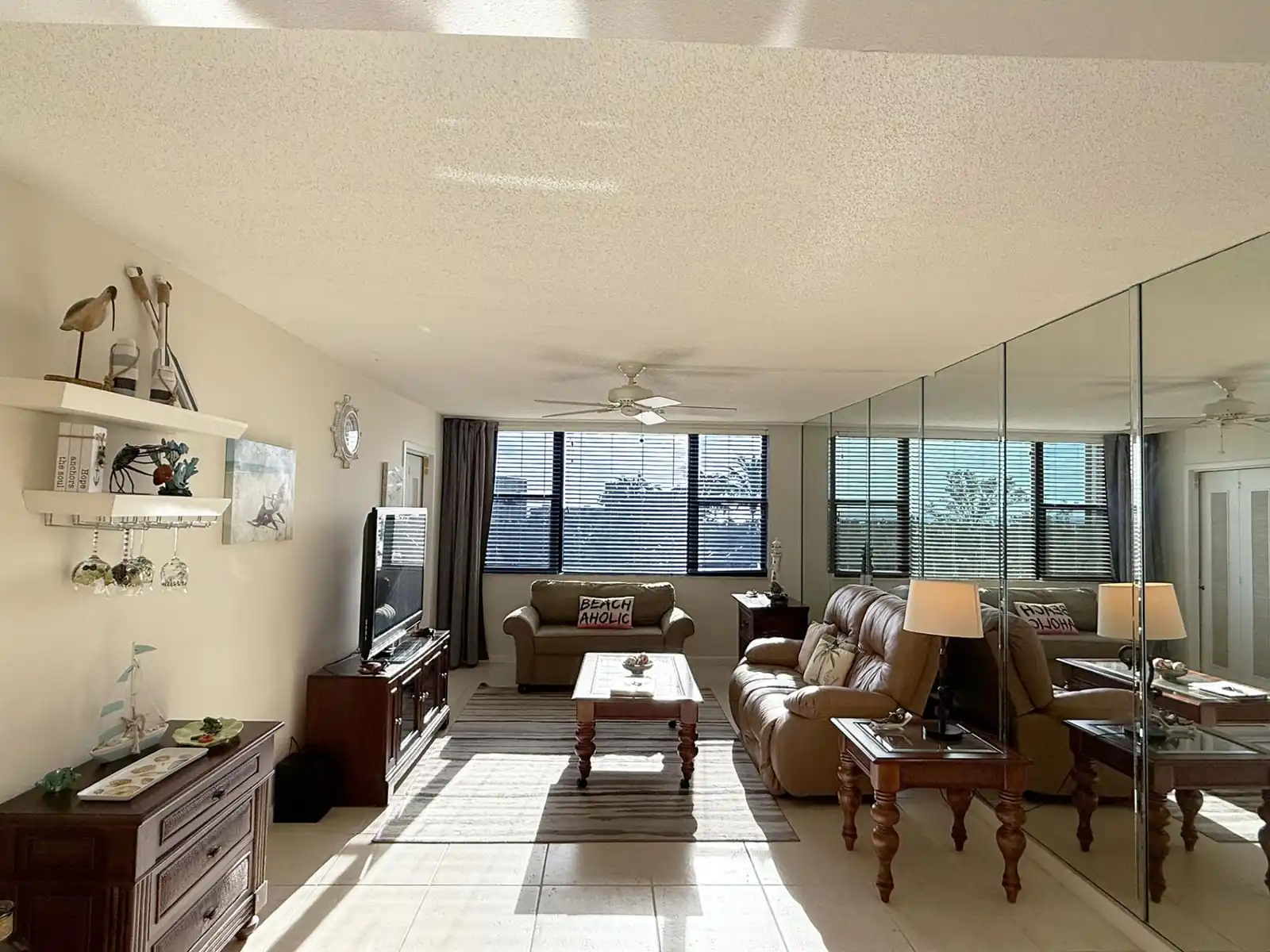 1BR Harbor Towers Condo – Pool, Marina, Gym
