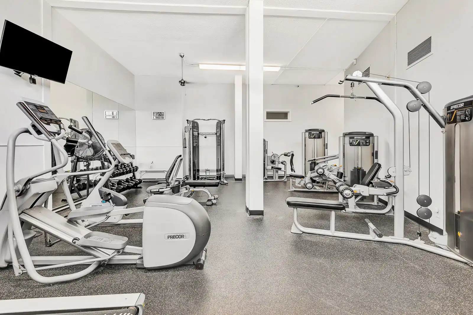 1BR Harbor Towers Condo – Pool, Marina, Gym