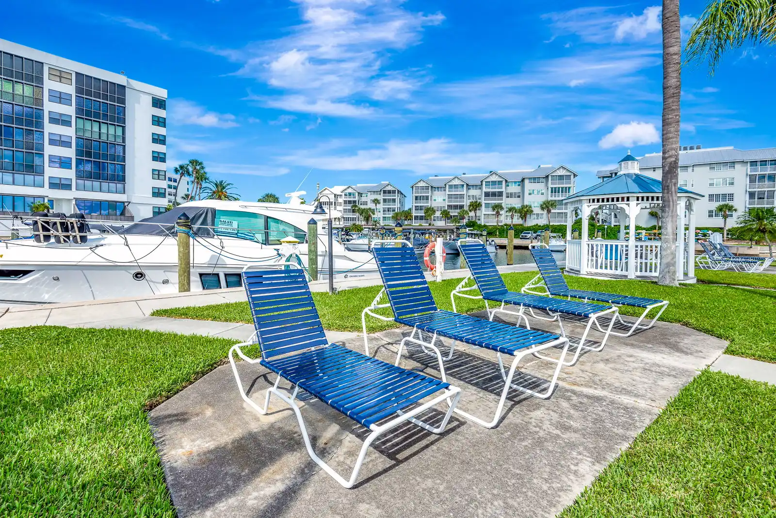 1BR Harbor Towers Condo – Pool, Marina, Gym