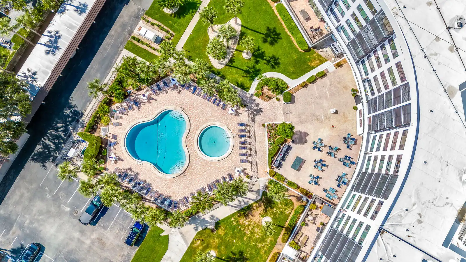 1BR Harbor Towers Condo – Pool, Marina, Gym