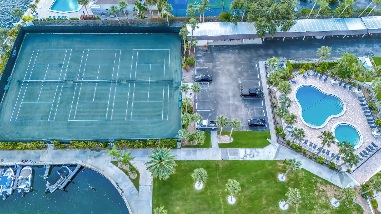 1BR Harbor Towers Condo – Pool, Marina, Gym
