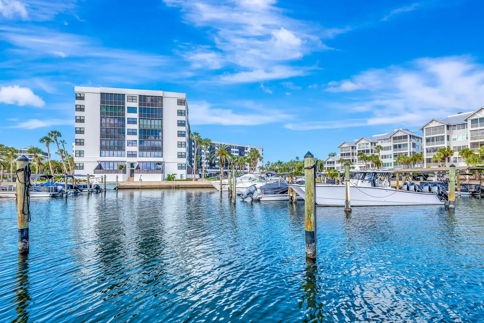 1BR Harbor Towers Condo – Pool, Marina, Gym
