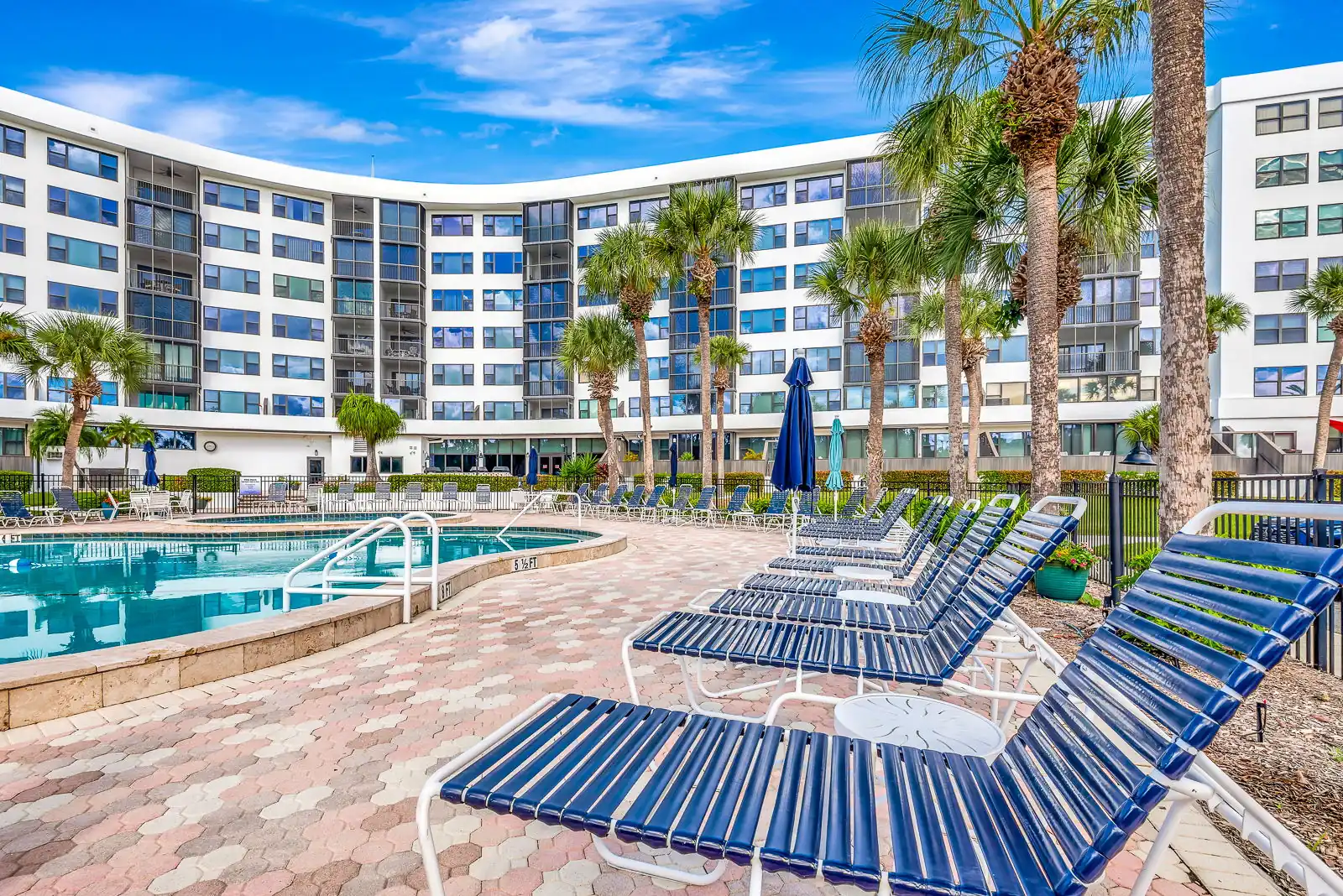 1BR Harbor Towers Condo – Pool, Marina, Gym