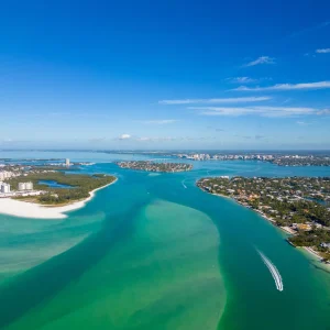 1BR Harbor Towers Condo – Pool, Marina, Gym