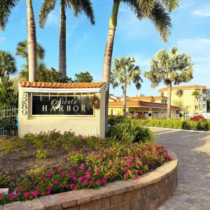 Siesta Harbor 2BR – 55+ Pool, Hot Tub & Beach