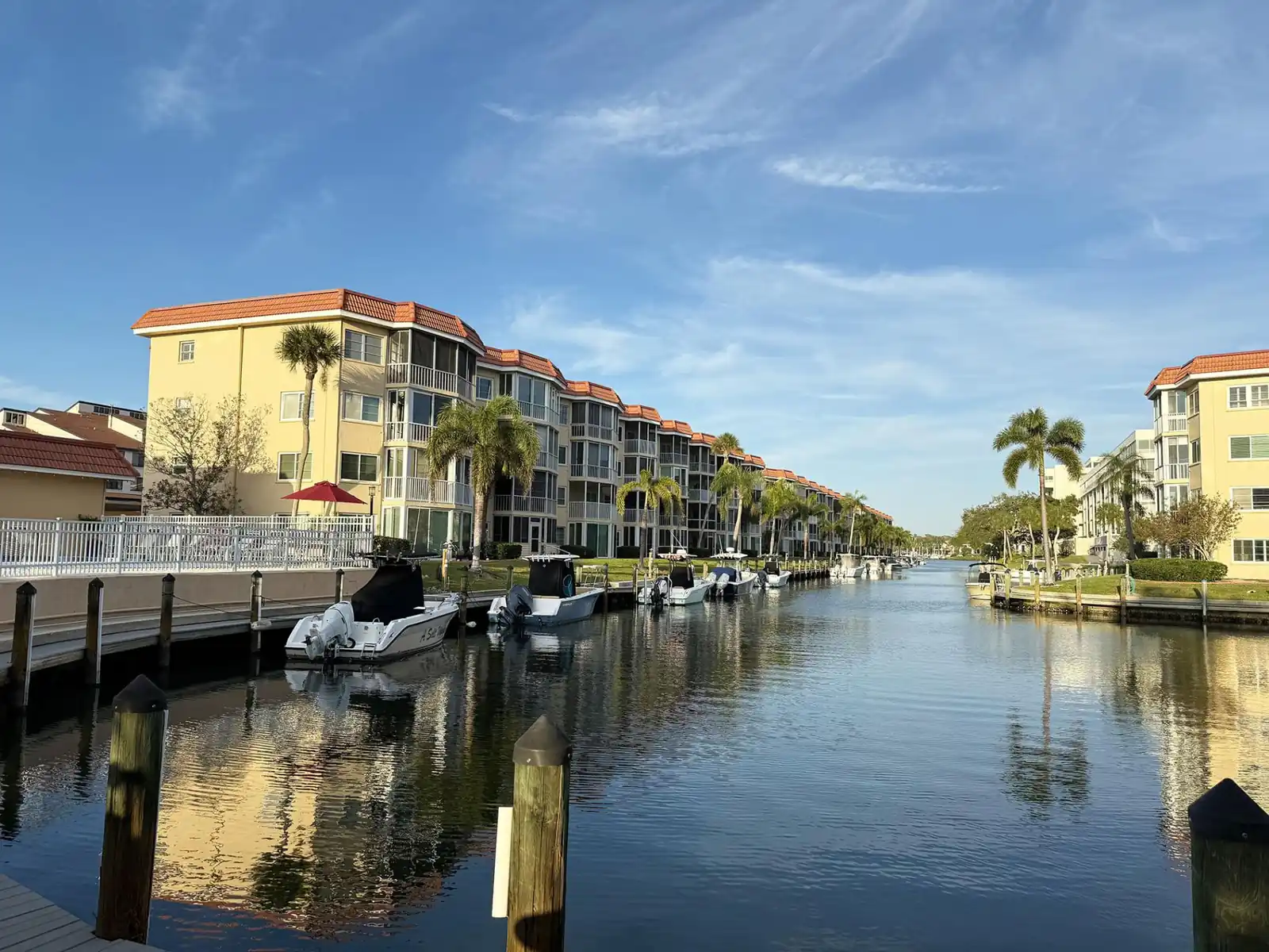 Siesta Harbor 2BR – 55+ Pool, Hot Tub & Beach