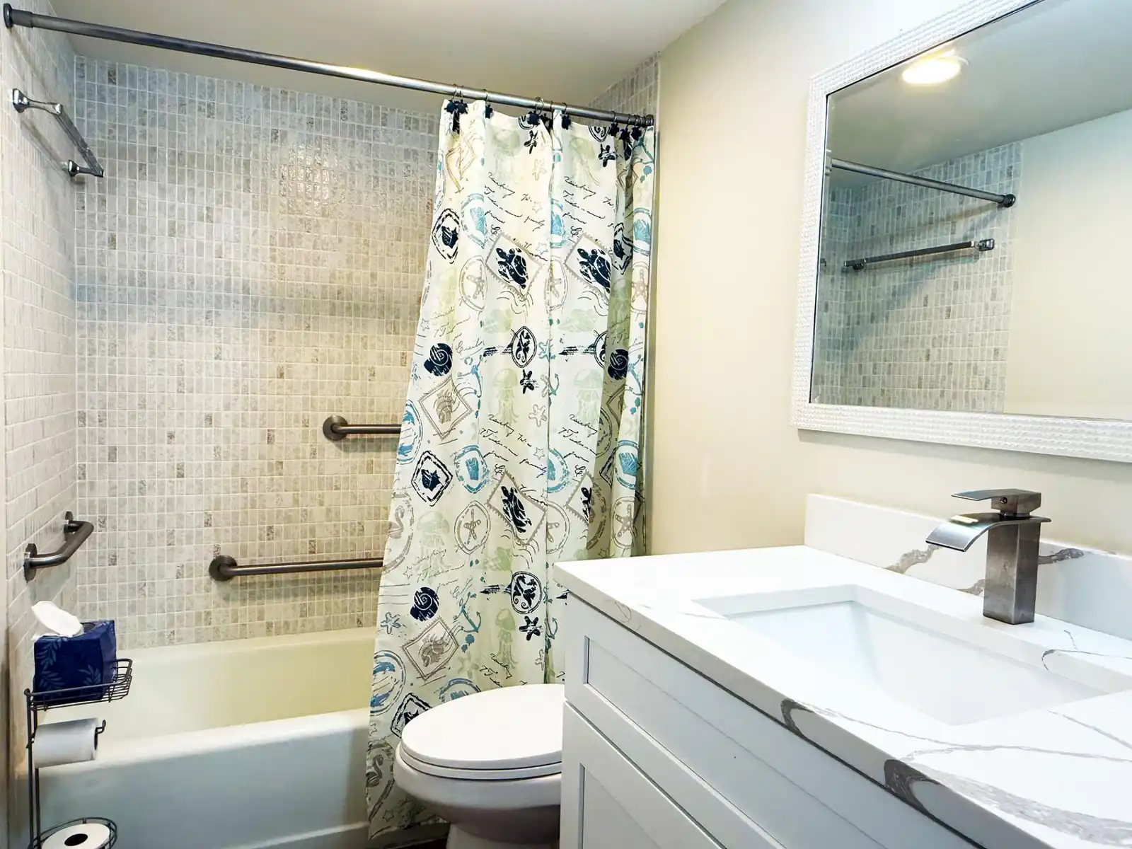 Siesta Harbor 2BR – 55+ Pool, Hot Tub & Beach