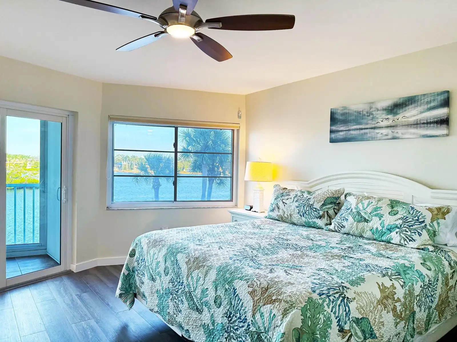 Siesta Harbor 2BR – 55+ Pool, Hot Tub & Beach