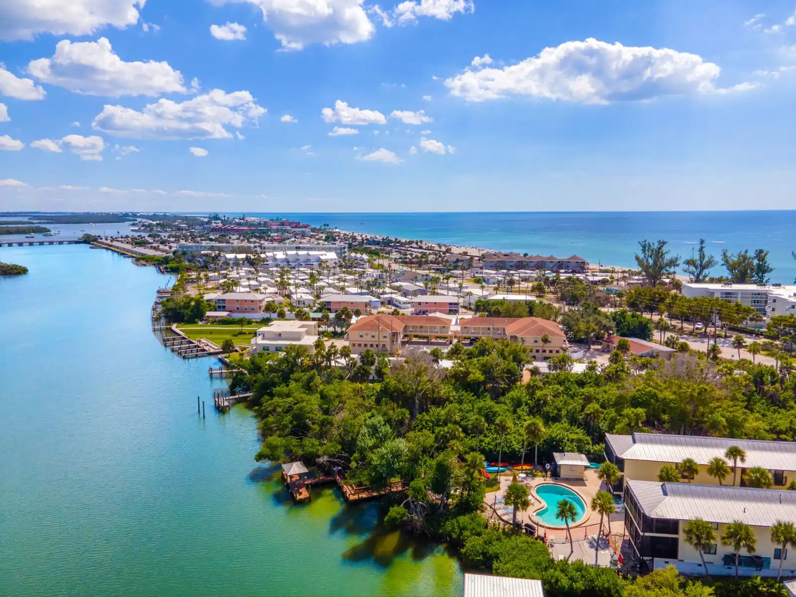 Sunburst Condo - Beach, Bay & Pool