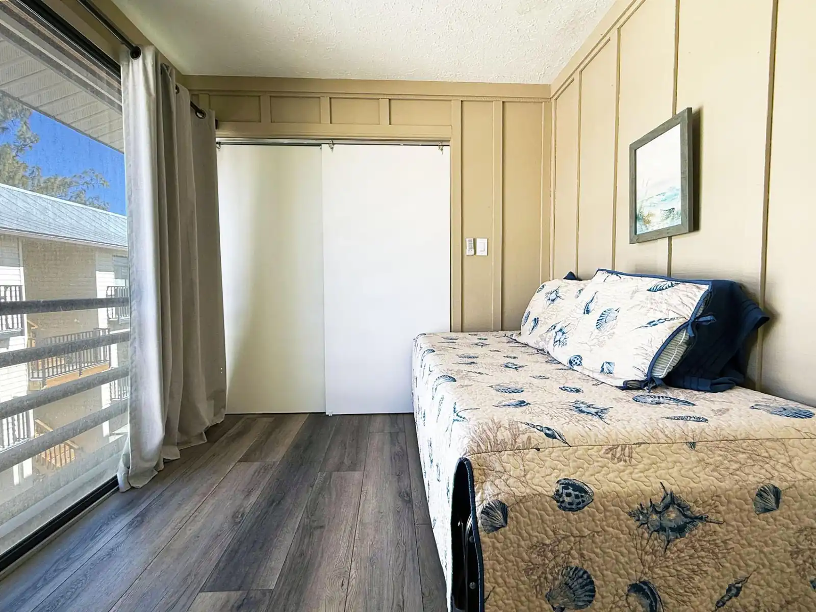 Sunburst Condo - Beach, Bay & Pool