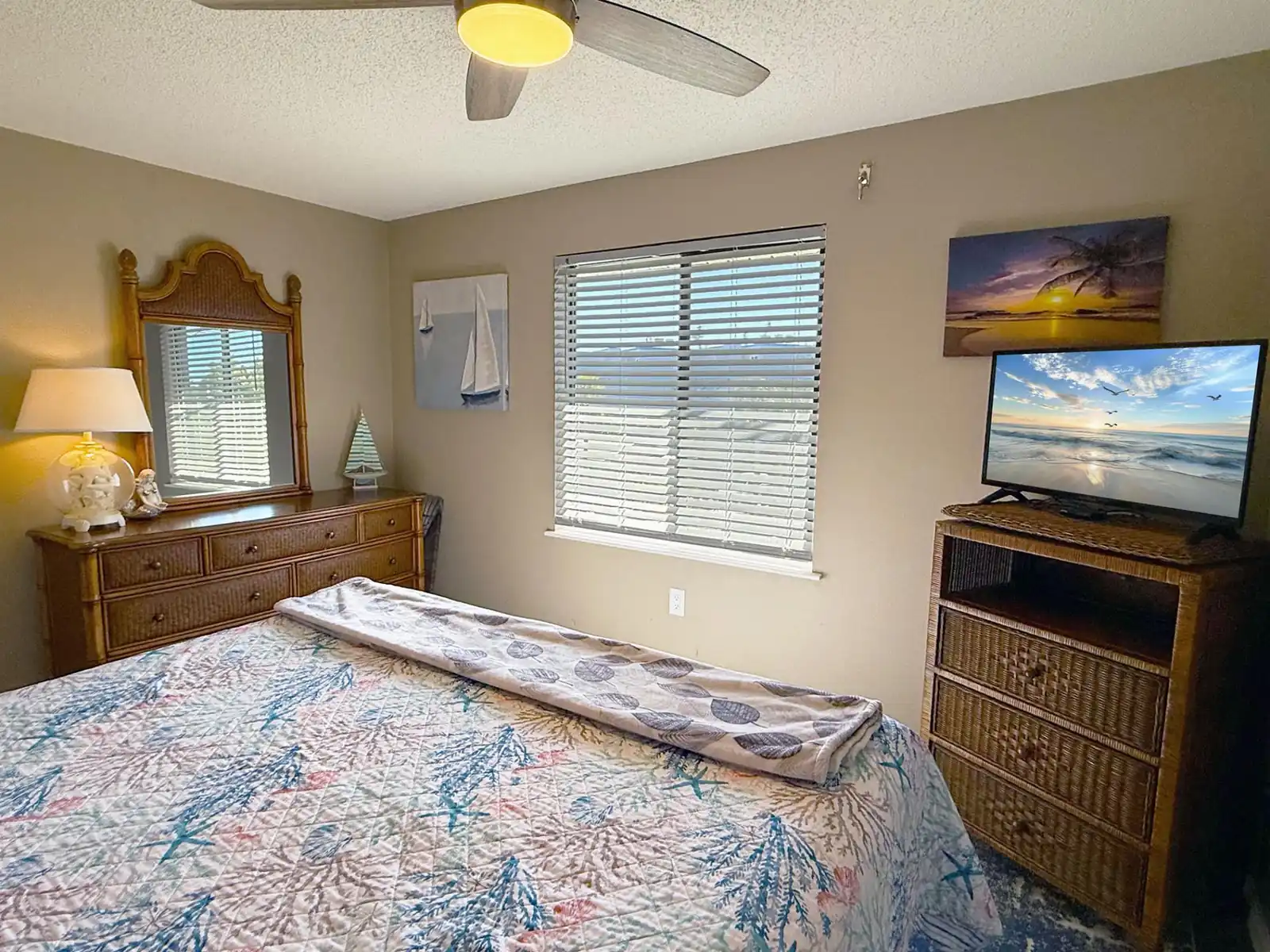 Sunburst Condo - Beach, Bay & Pool