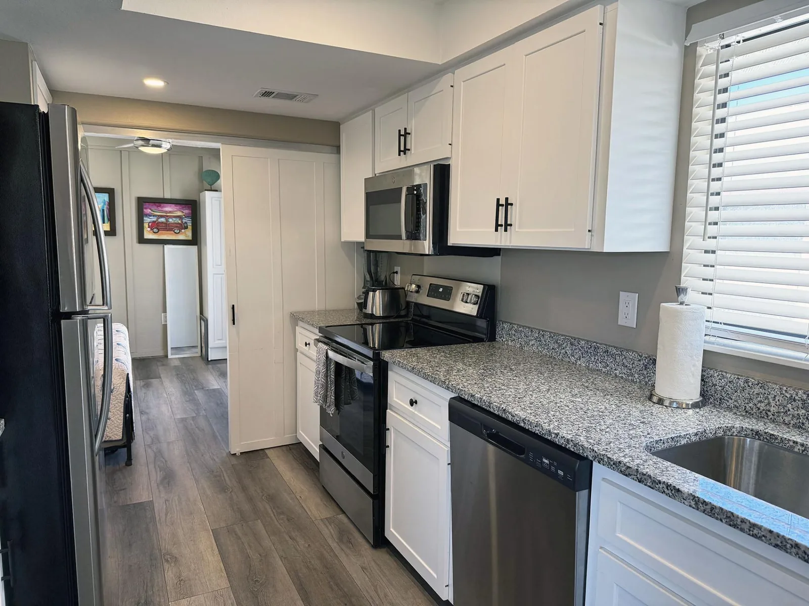 Sunburst Condo - Beach, Bay & Pool