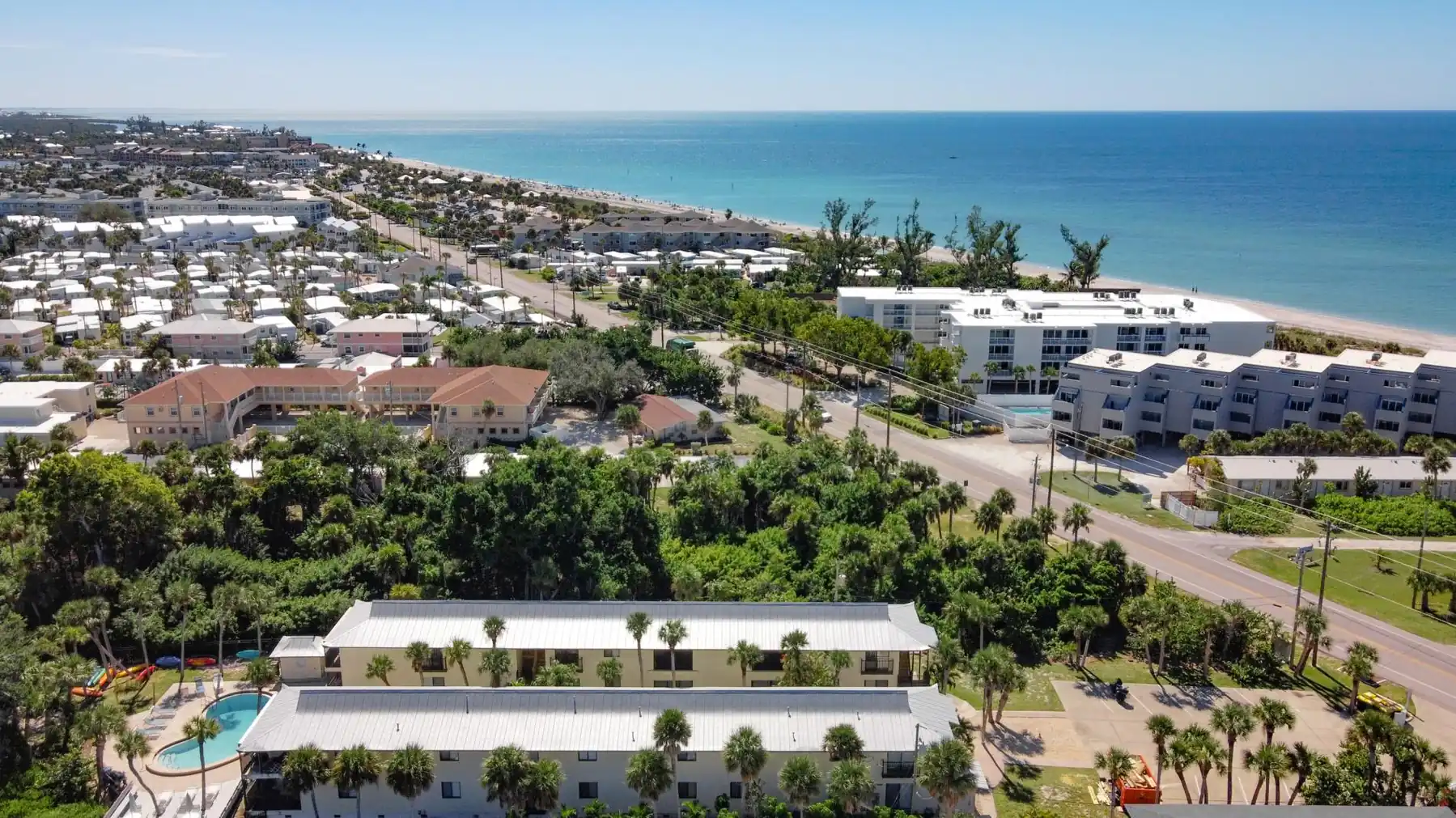 Chillax Island Condo – Beach, Bay & Pool
