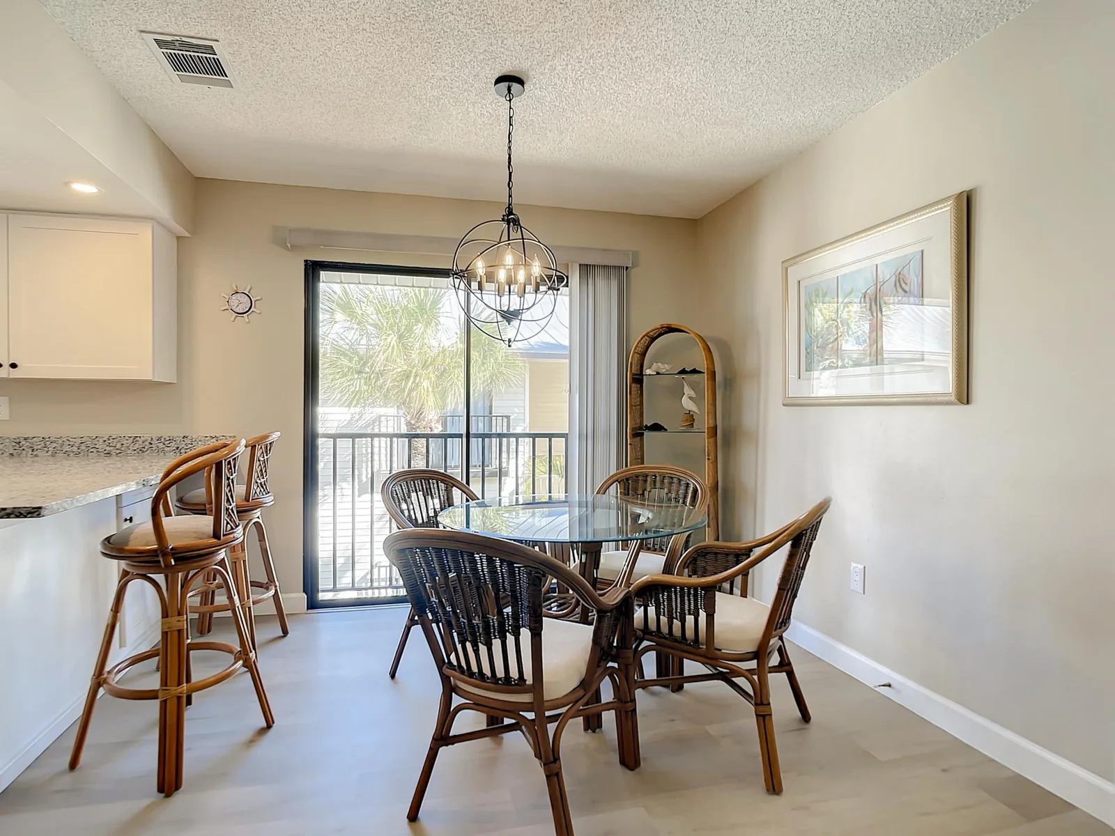 Chillax Island Condo – Beach, Bay & Pool