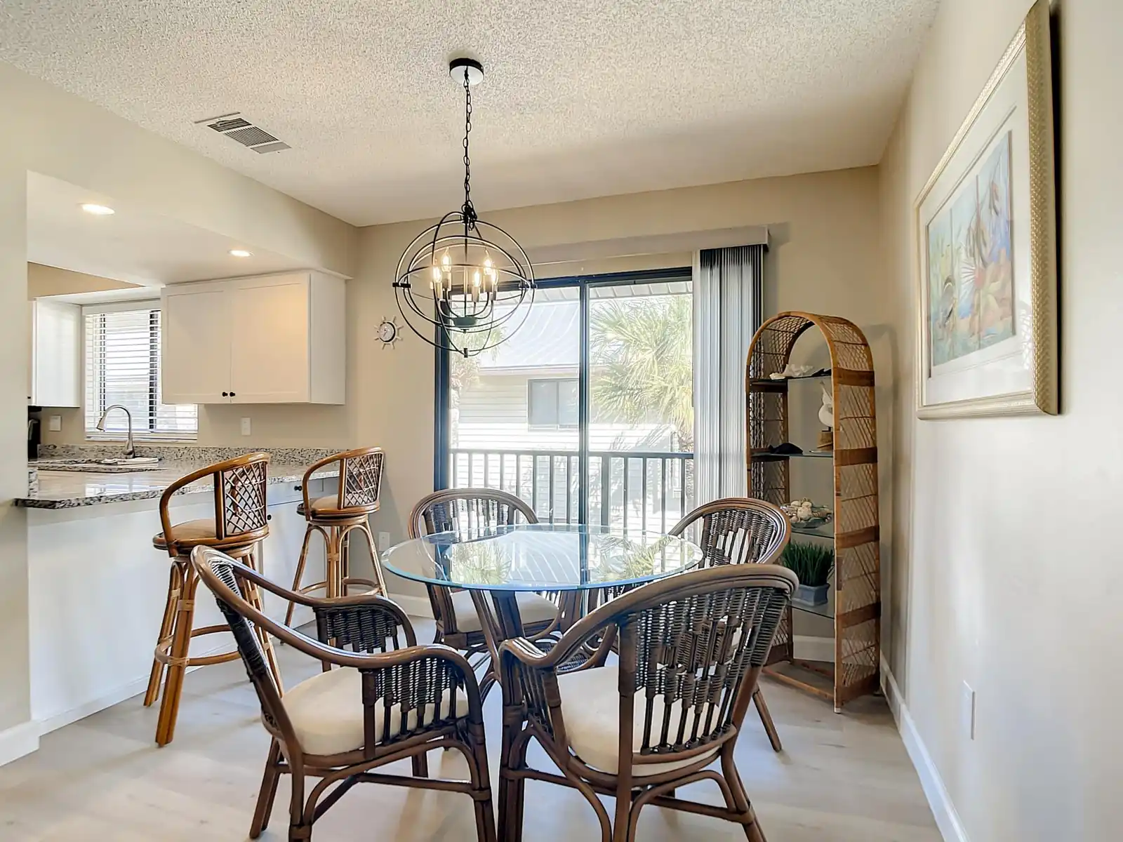 Chillax Island Condo – Beach, Bay & Pool