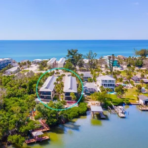 Chillax Island Condo – Beach, Bay & Pool