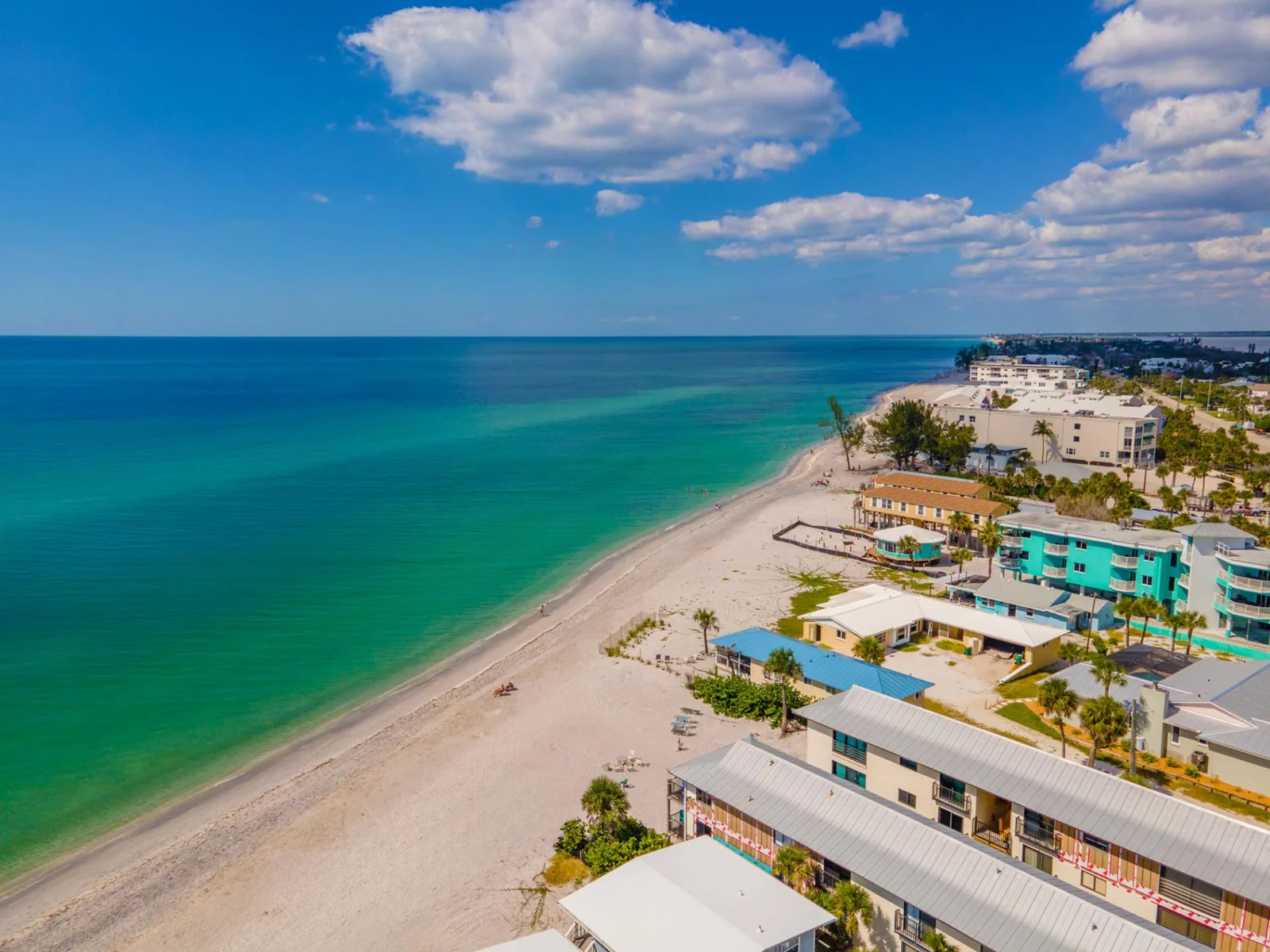 Chillax Island Condo – Beach, Bay & Pool