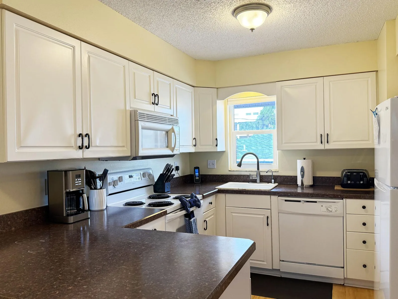 Sea Oats 1BR Condo – Pool, Beach, Boat Slip