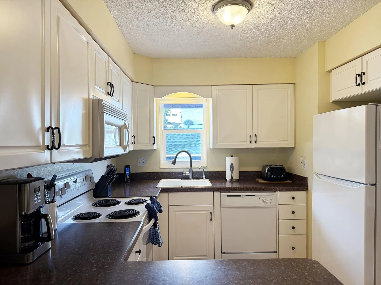 Sea Oats 1BR Condo – Pool, Beach, Boat Slip