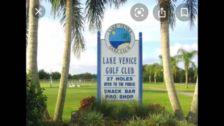 Venice Beach Studio – Pool & Private Shore