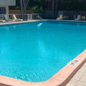 Venice Beach Studio – Pool & Private Shore