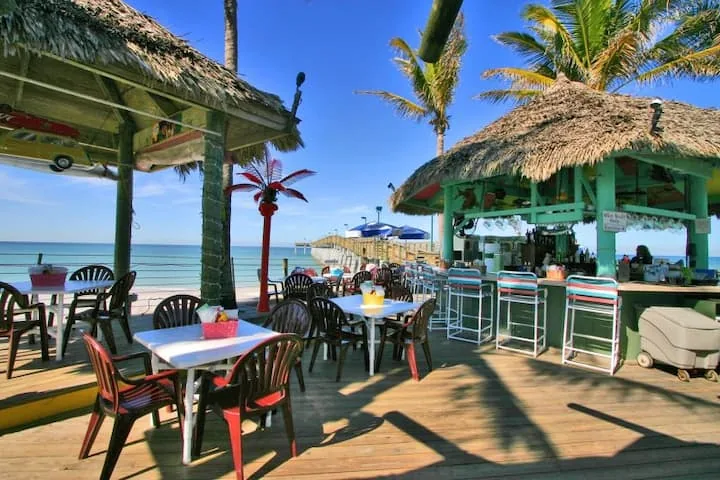 Venice Beach Studio – Pool & Private Shore