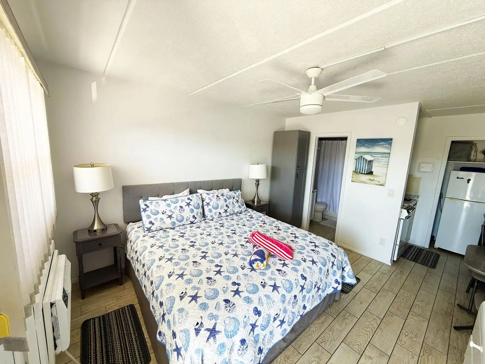 Venice Beach Studio – Pool & Private Shore