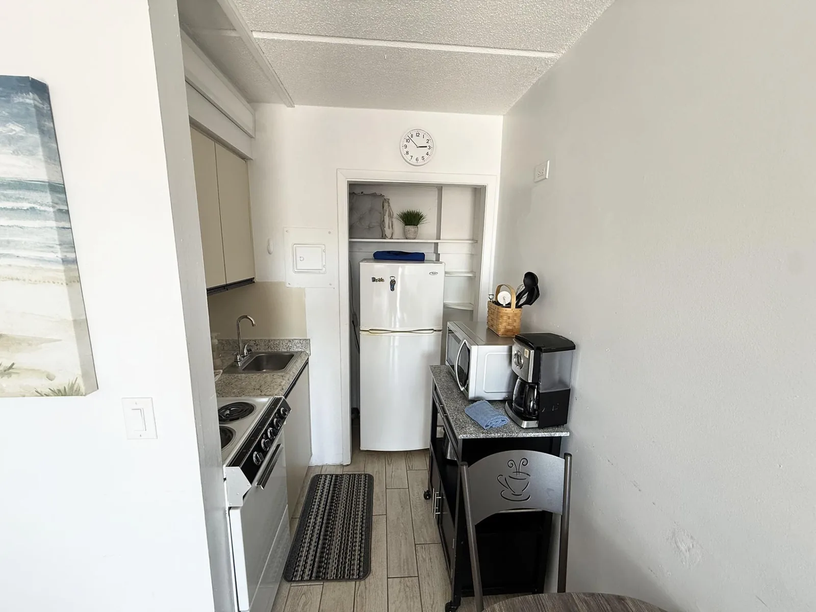 Venice Beach Studio – Pool & Private Shore