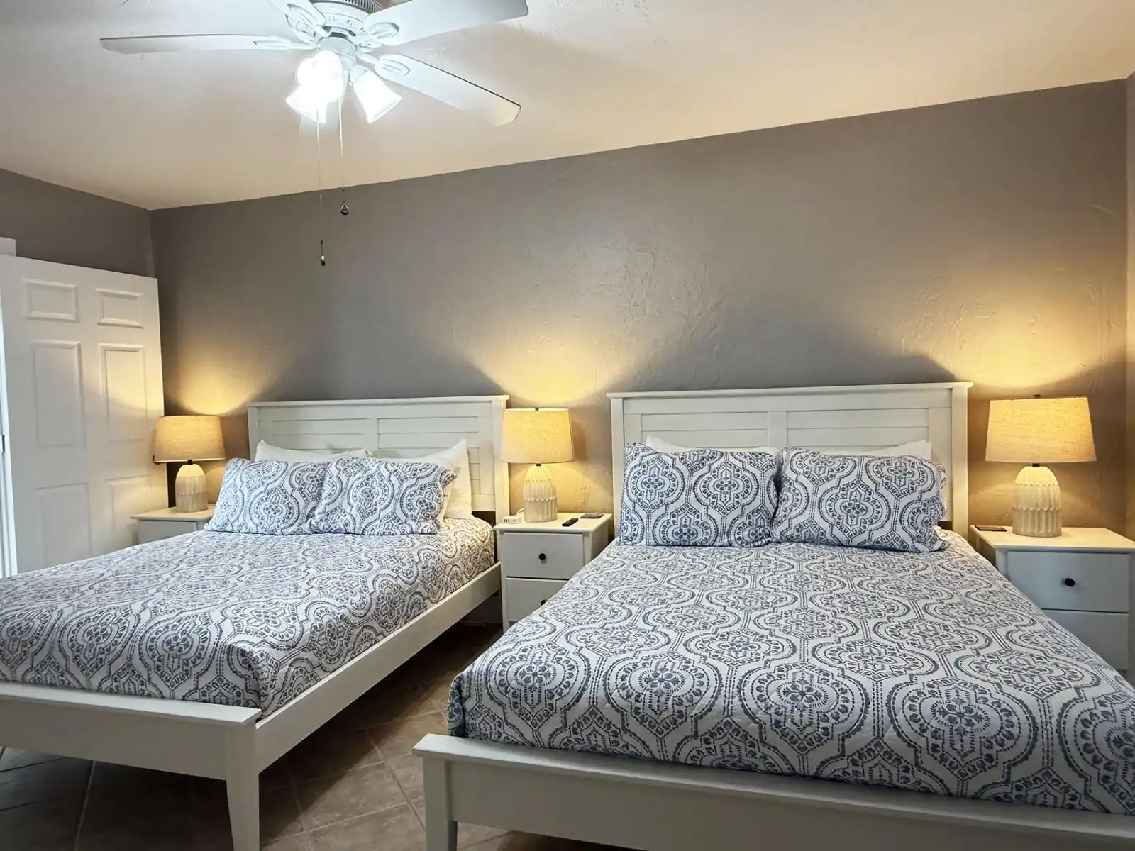 Venice Villas 1BR – Pool & Grill on Golden Beach