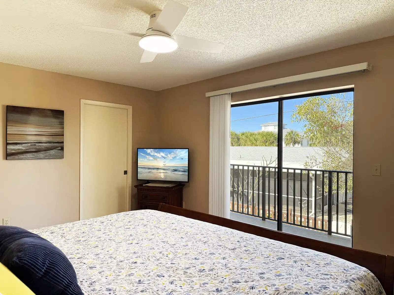 2BR Condo at Fantasy Island – Pool, Beach , Bikes