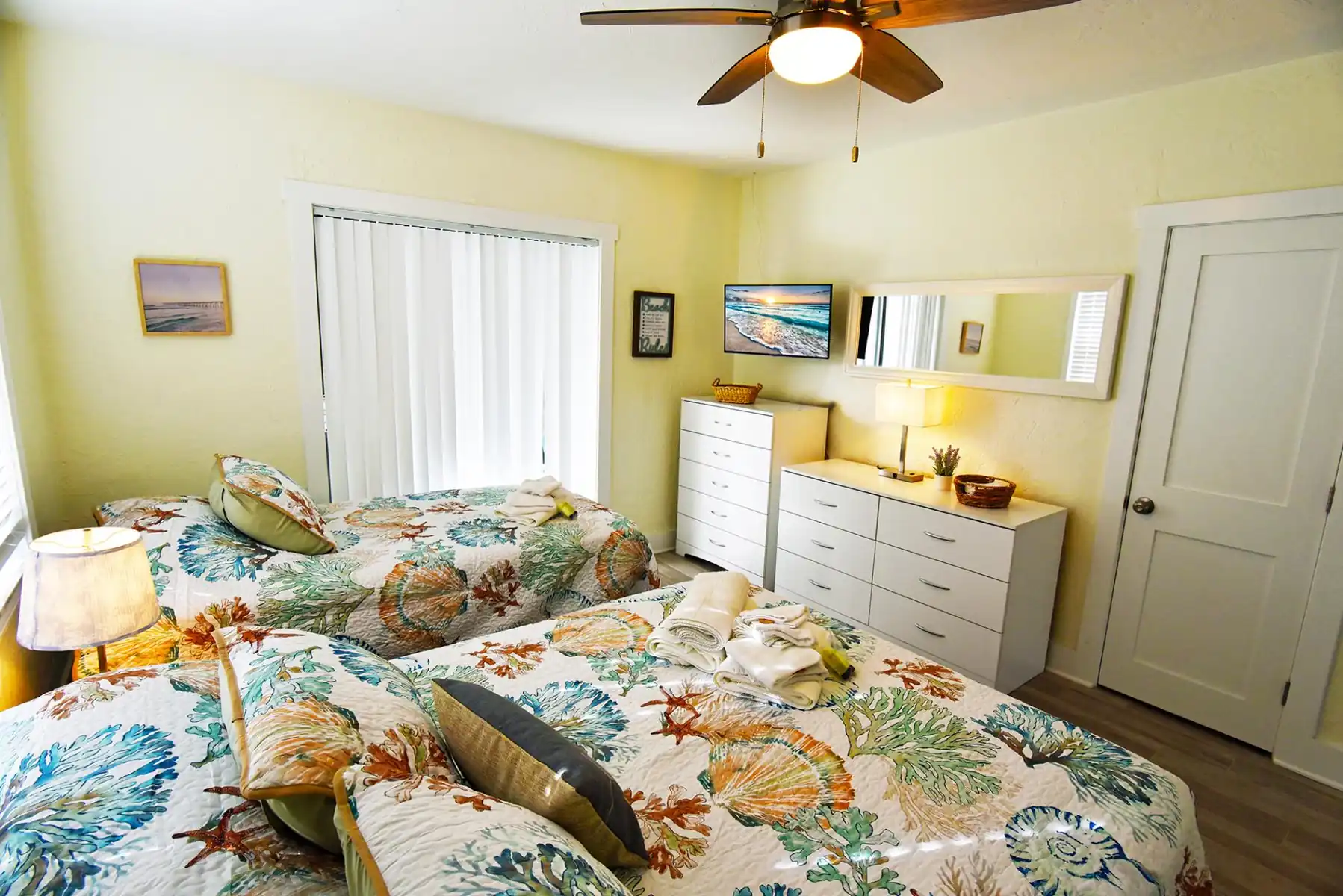 LOCATION!Lovely Venice Villa  2 min walk to beach