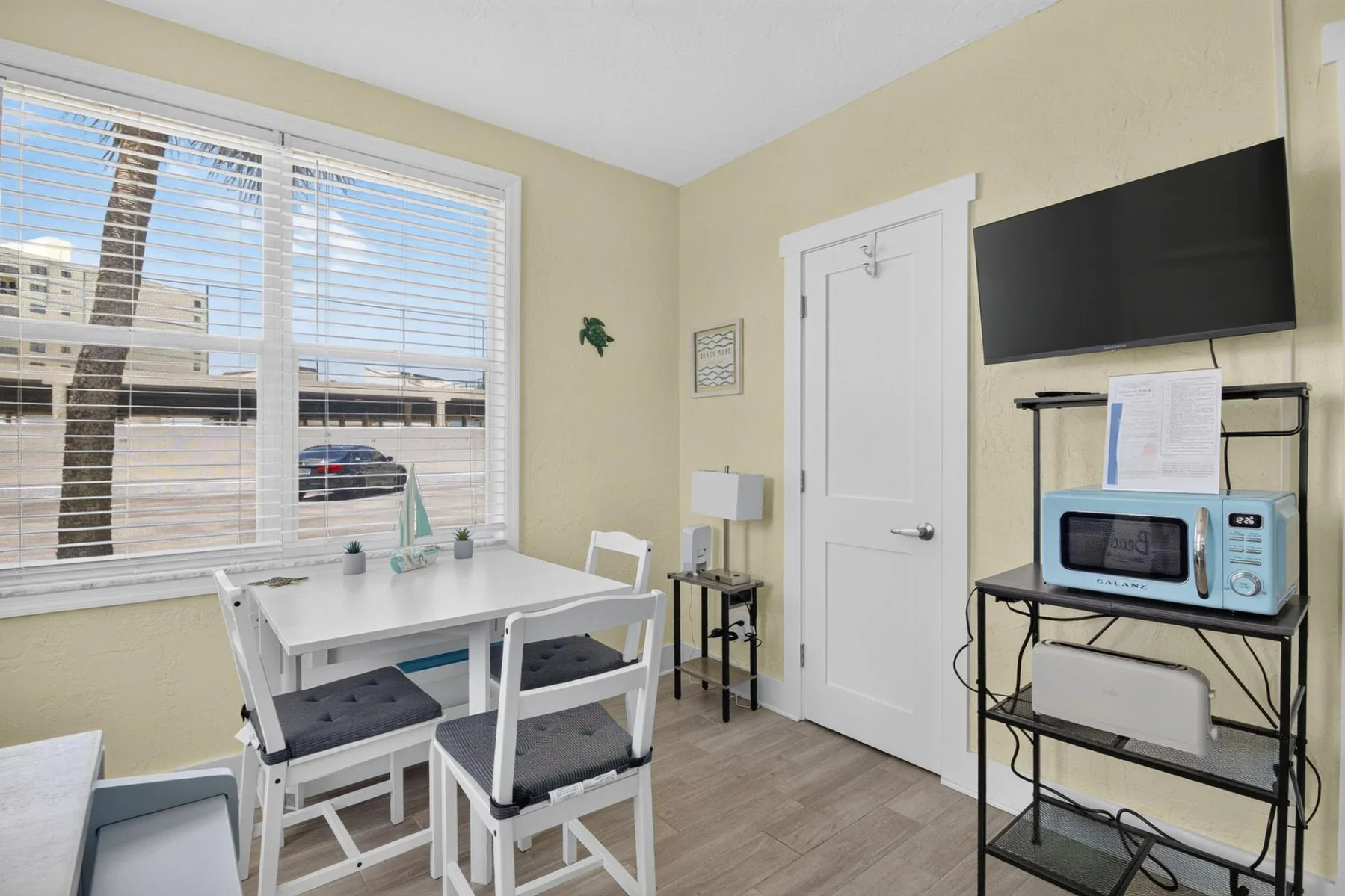 LOCATION!Lovely Venice Villa 2 min walk to beach